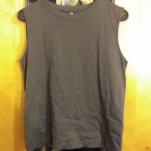 Bundle of 2 Sleeveless Tops